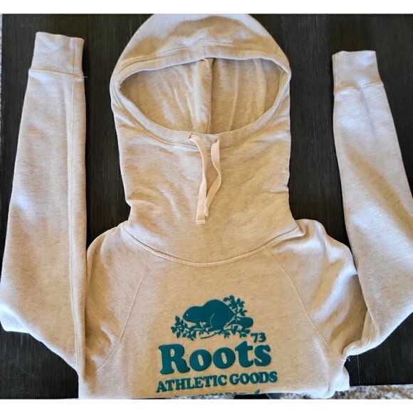 Roots Canada Women's Small/ P Logo Sweatshirt  Great Used Condition - Picture 7 of 9
